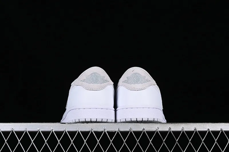 All categories Air Jordan Jordan series basketball shoes Air Jordan 1 Low G version pure original Air Jordan 1 Low OG "Shattered Backboard" AJ1 Joe 1 customized version white buckle shredded full head layer low-top basketball shoes CZ0790-100